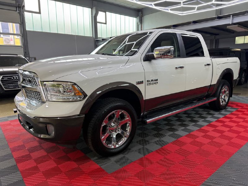 Dodge RAM 1500 HEMI Laramie 4x4