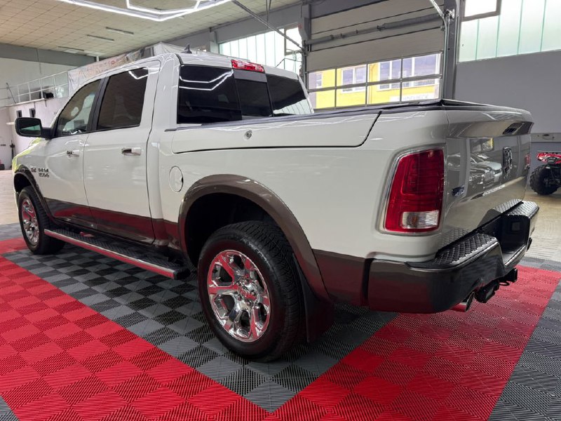 Dodge RAM 1500 HEMI Laramie 4x4