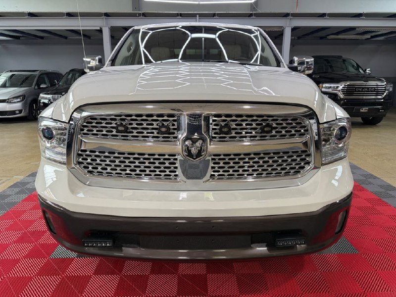 Dodge RAM 1500 HEMI Laramie 4x4