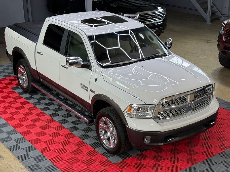 Dodge RAM 1500 HEMI Laramie 4x4