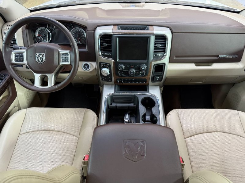 Dodge RAM 1500 HEMI Laramie 4x4