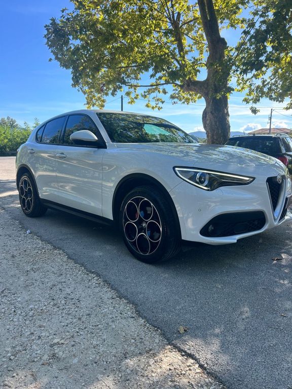 Alfa Romeo Stelvio Q4